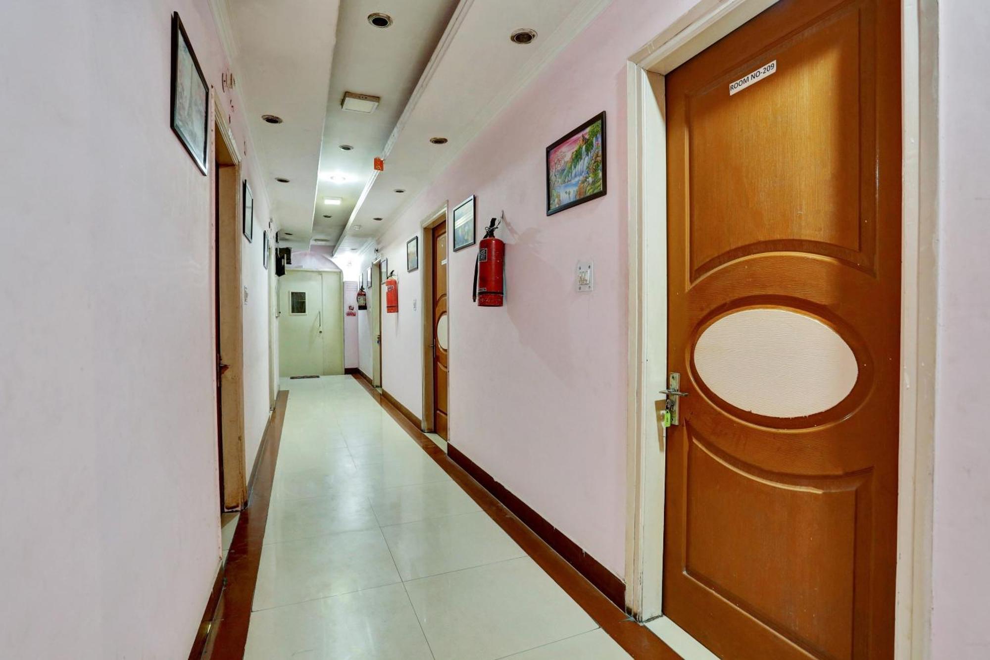 Hotel O Abhishek Residency New Delhi Eksteriør billede