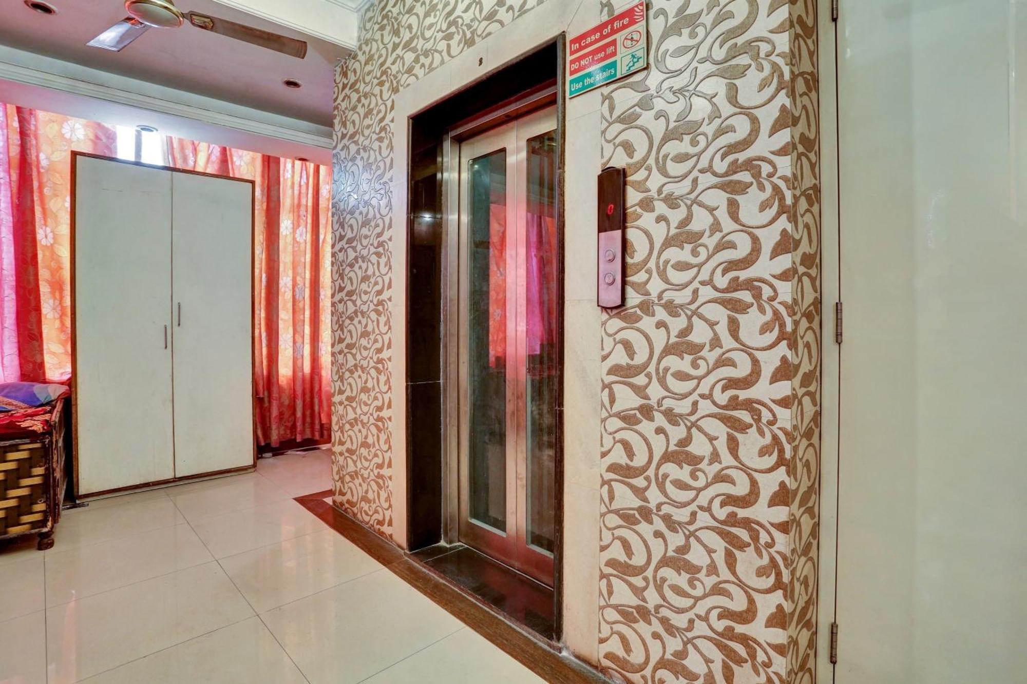 Hotel O Abhishek Residency New Delhi Eksteriør billede