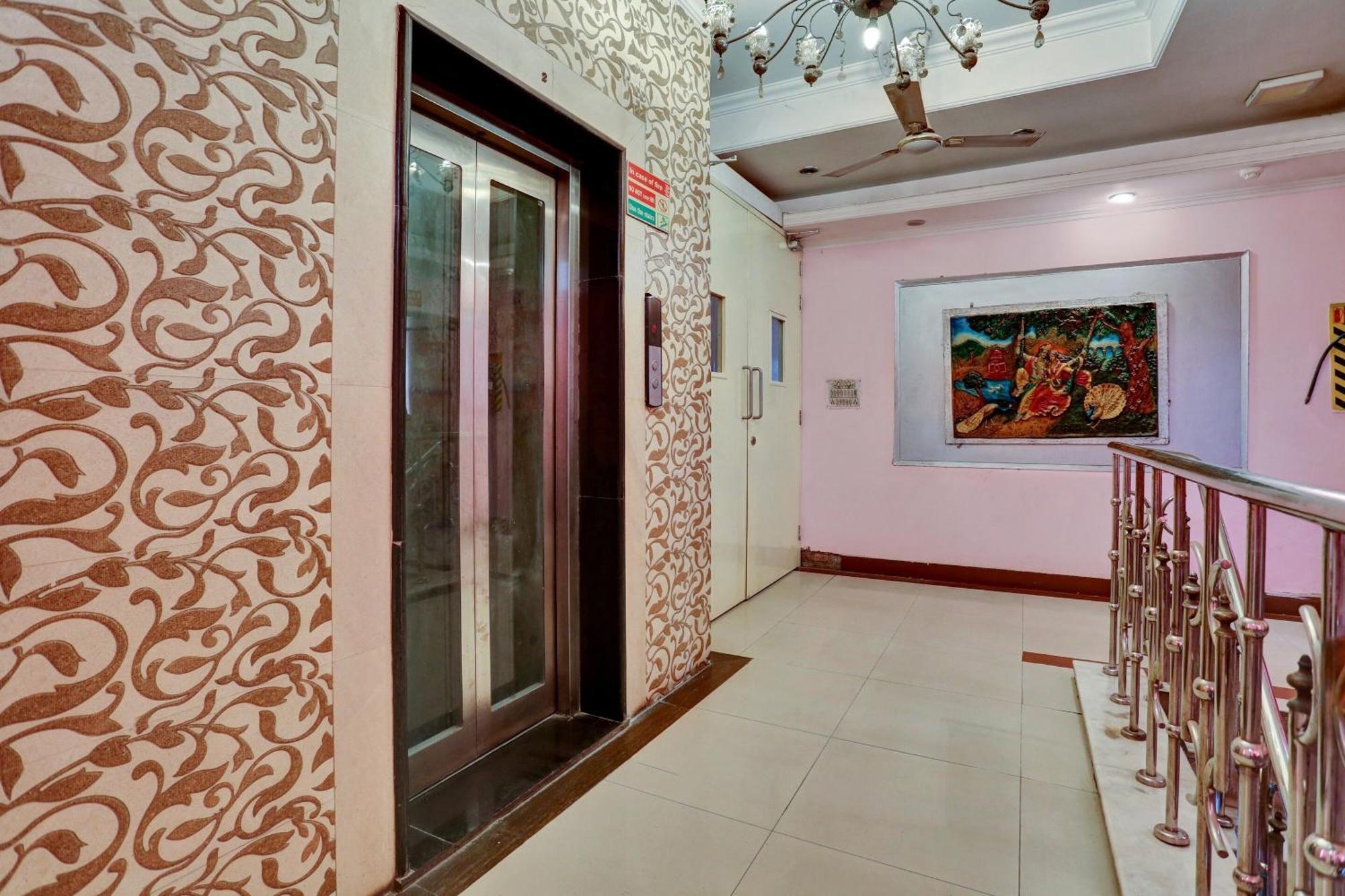 Hotel O Abhishek Residency New Delhi Eksteriør billede