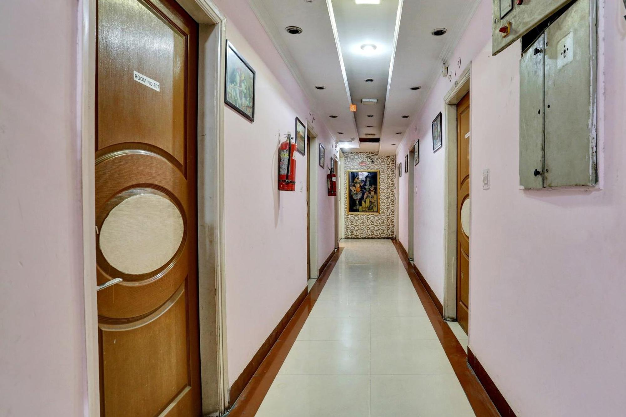 Hotel O Abhishek Residency New Delhi Eksteriør billede